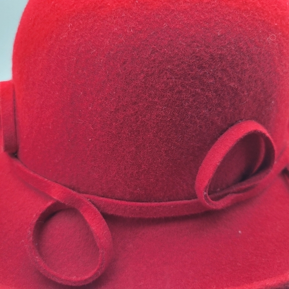 Cherry Red elegant 100% wool hat with decorative felt - Picture 3 of 5